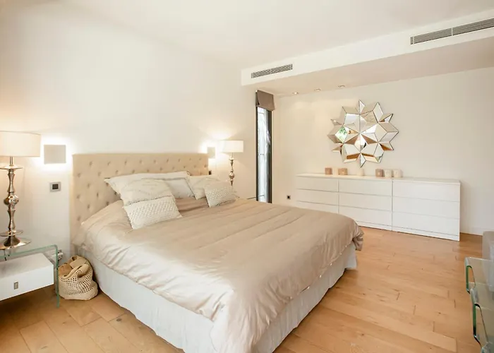 Ref 2152 - - Sea View For Rent *