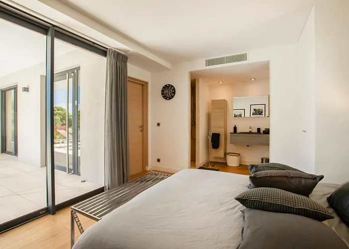 Villa Ref 2152 - - Sea View For Rent