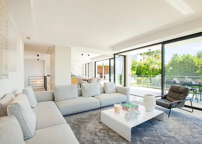 Ref 2152 - - Sea View For Rent Villa Le Cannet
