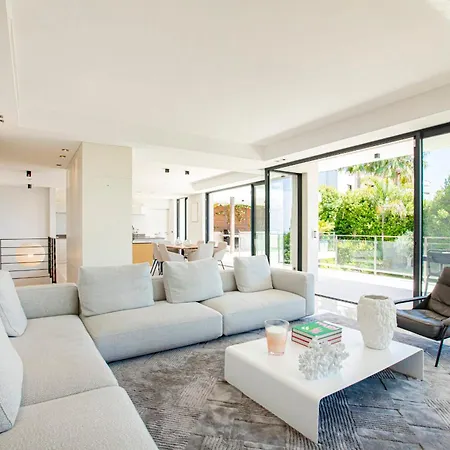 Ref 2152 - - Sea View For Rent Villa Le Cannet