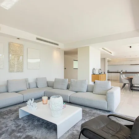 Ref 2152 - - Sea View For Rent *